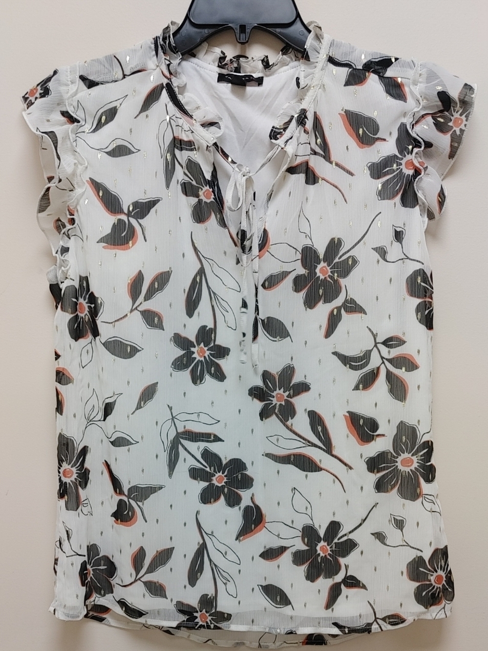 TAMARA H White w/Black & Pink Floral V-Neck Size Medium Blouse Ruffle Sleeve EUC